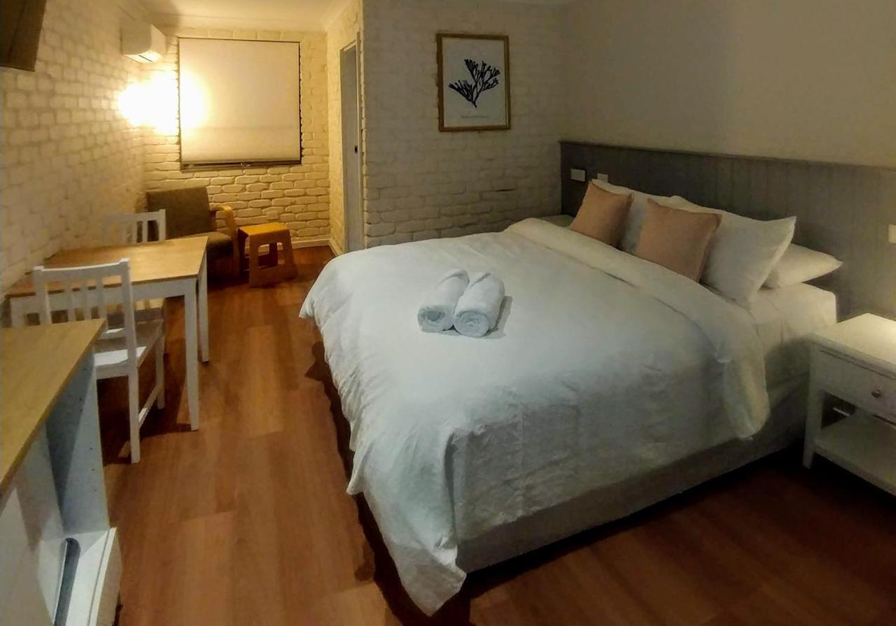 Bay House Motel Bateau Bay Esterno foto
