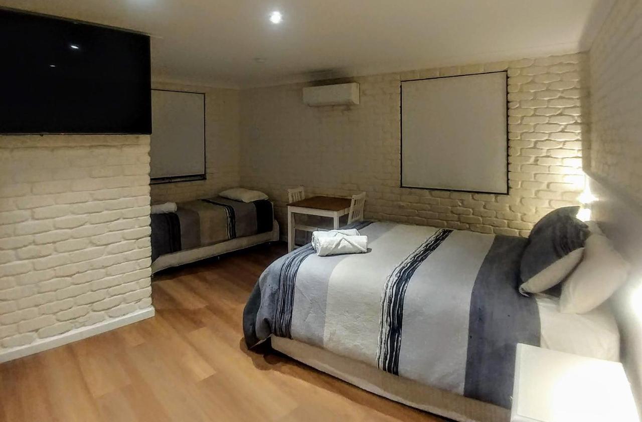 Bay House Motel Bateau Bay Esterno foto